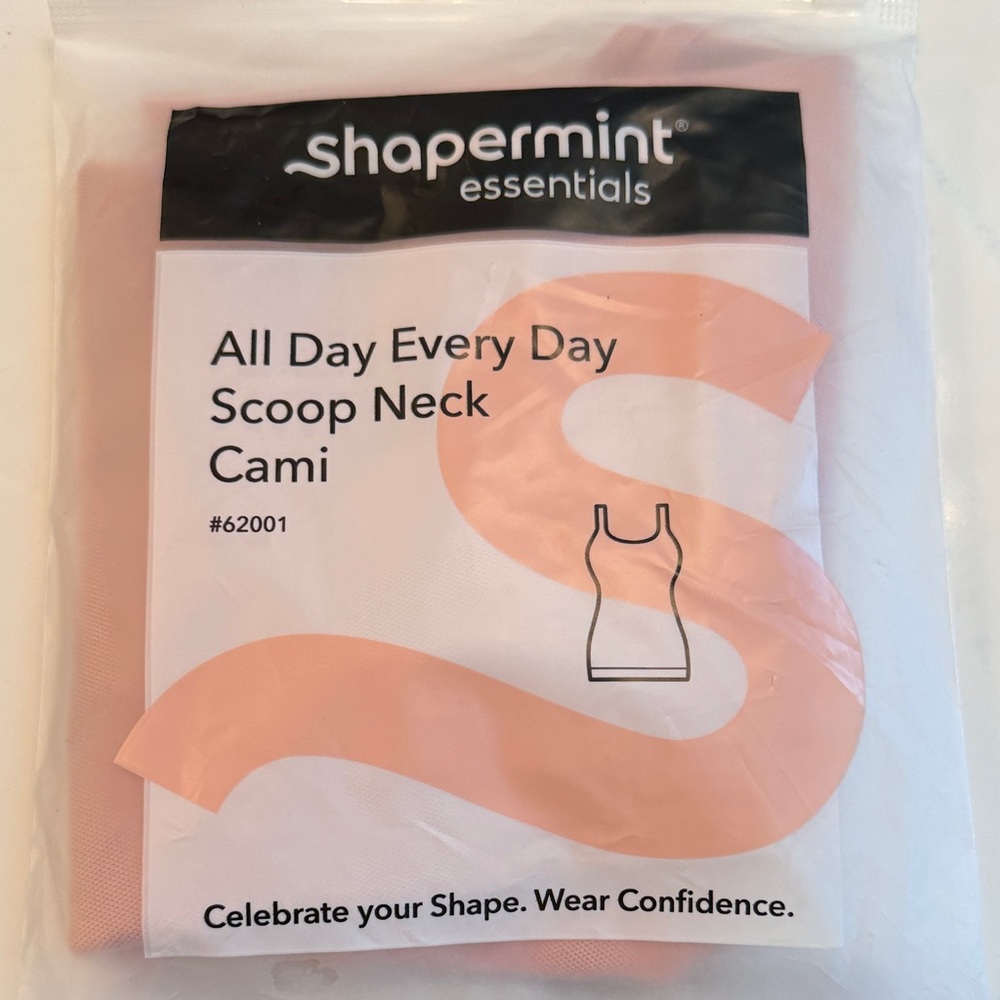 Shapermint Essentials Peach Scoop Neck Cami